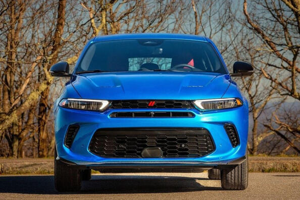 Dodge Hornet: anmeldelse af en kompakt crossover
