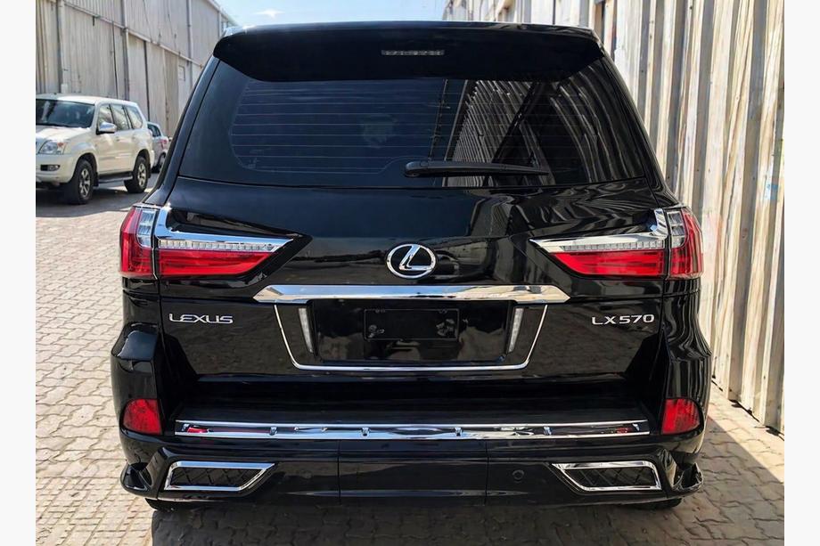 Lexus LX570/450d 2008–2022 Adapter til baglygter fra GBT facelift-sæt Image