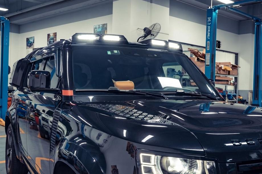 Land Rover Defender 2019– Solskærm til forrude med 4 LED-lys Image
