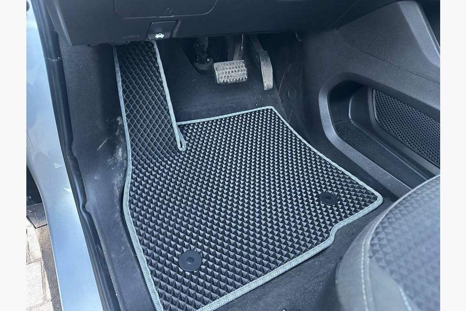 Chevrolet Bolt 2016–2023 EVA gulvmåtter (EUV, sorte) Image