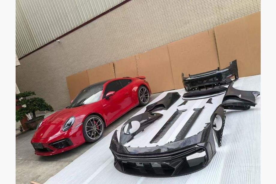 Porsche 911 (992) 2018– Carbon bodykit-sæt Image