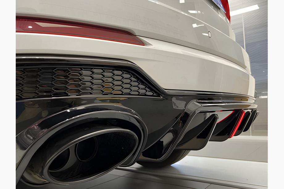 Audi Q3 2019–2025 Bagdiffusor med udstødningsenderør QRS-Style Image
