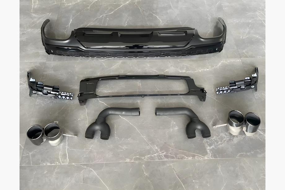 Audi Q7 2015–2026 Bagdiffuser med udstødningstrimmer QRS-Style (2020+, Sort) Image