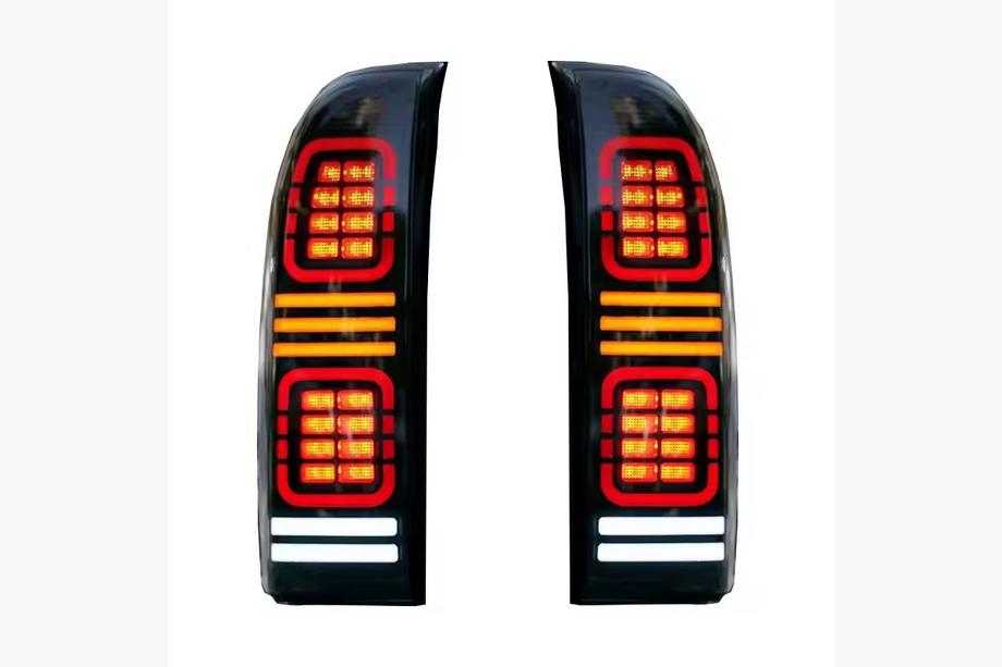 Nissan Patrol Y61 1997–2011 Baglygter Smoke Black LED (2004-2008, 2 stk) Image