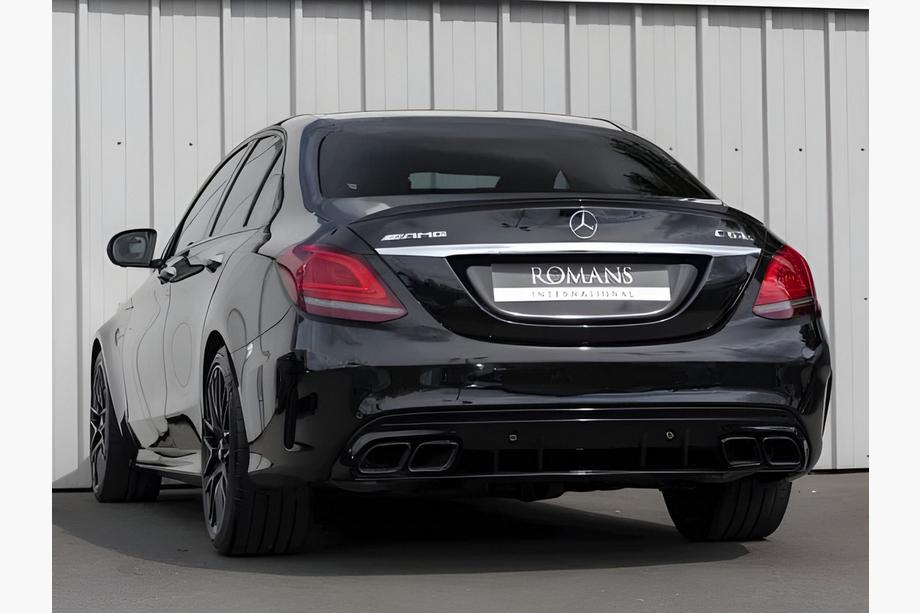 Mercedes C-klasse W205 2014–2021 Bagdiffuser med udstødningsender, sort (C63 design 2018-2021) Image