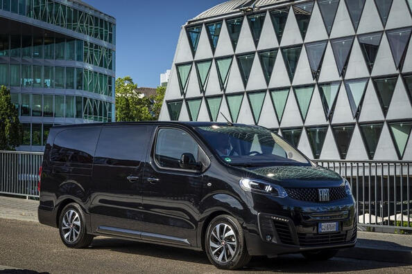 Test af den elektriske minivan Fiat E-Ulysse