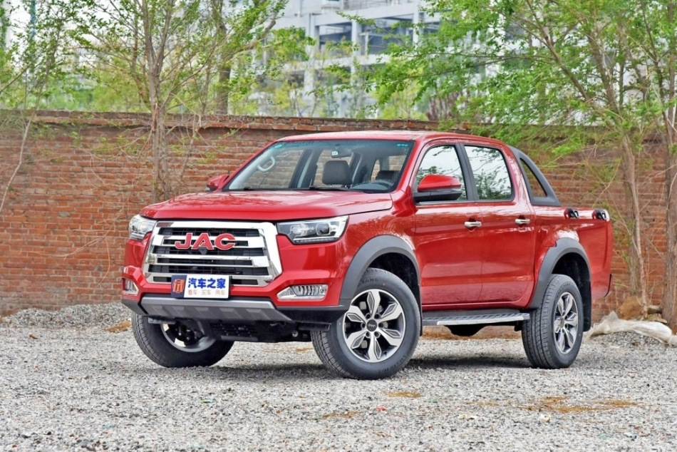 Test af firehjulstrukne pickup JAC T8