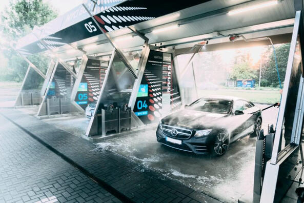 Sådan vasker du bilen korrekt i en selvvask
