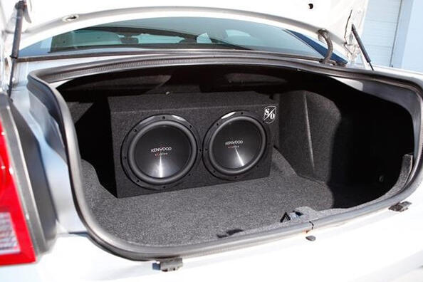 Sådan vælger du en god subwoofer til bilen: tips til musikelskere