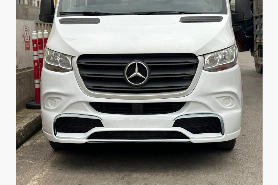 Mercedes Sprinter W907/W910 2018– Frontlip til forkofanger V2 (til lakering) Foto 1