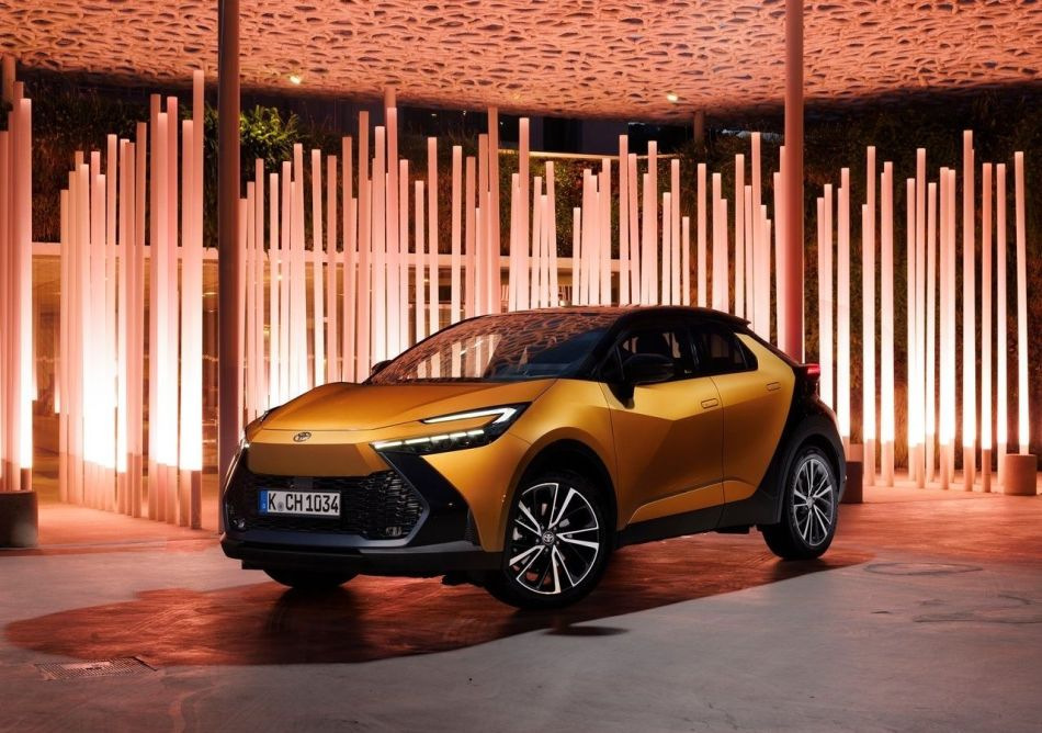 Test af den stilfulde hybridcrossover Toyota C-HR i 2. generation