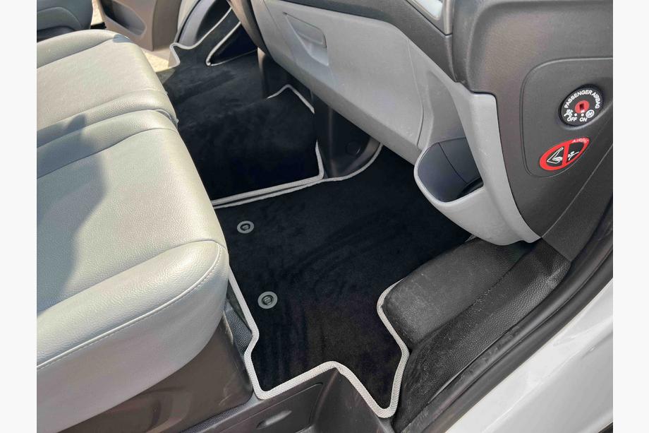 Ford Custom 2013–2022 Premium tekstilmåtter (foran, sorte) Image