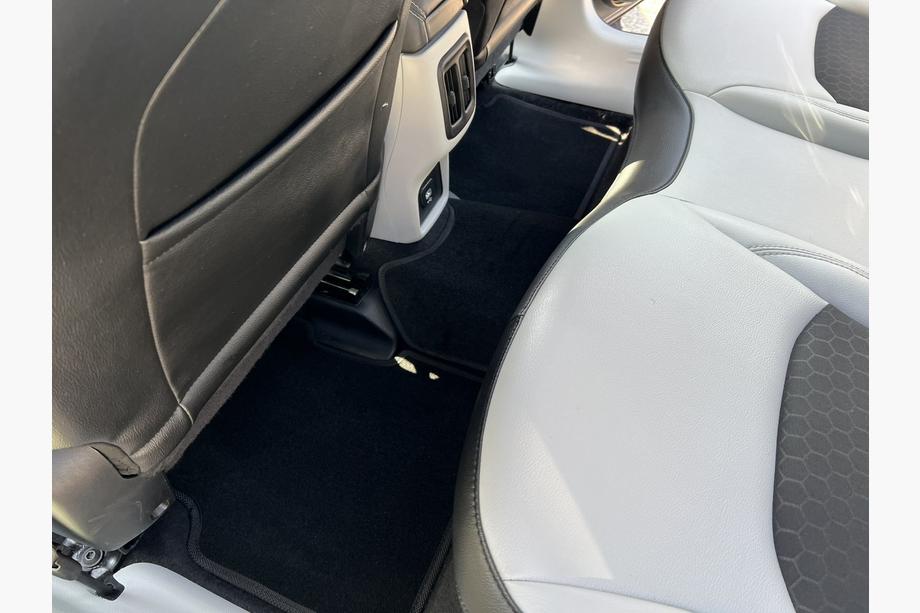 Tesla Model Y 2020– Premium tekstilmåtter (2020-2024, sort) Foto 7