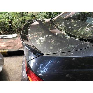 M4-Style spoiler (til E90, kulfiber) foto 3