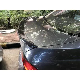 M4-Style spoiler (til E90, kulfiber) foto 3