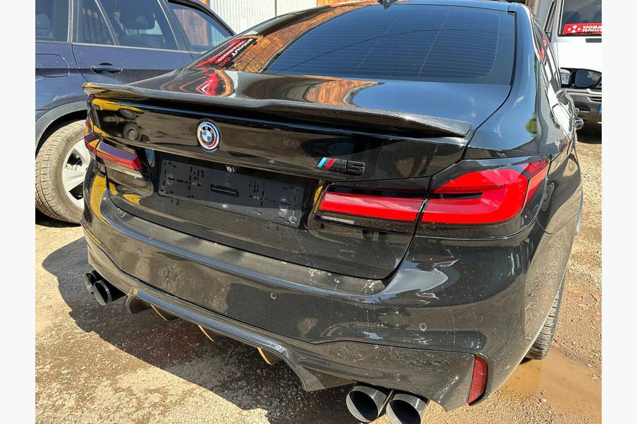 BMW 5-serie G30/G31 2017–2023 Spoiler V2 (til G30/F90, carbon) Image