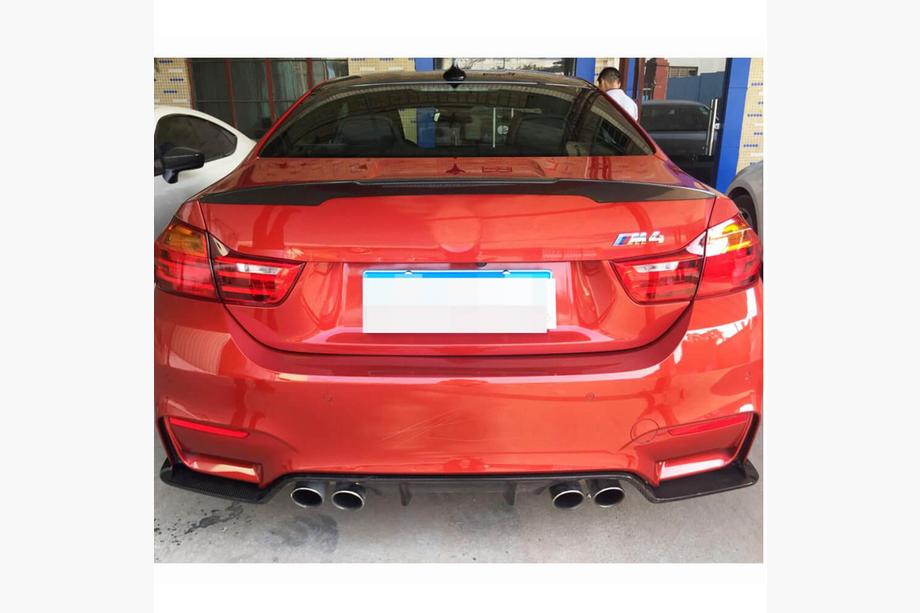 BMW 3-serie F30/F31 2012–2019 Bagkofanger-diffuser V2 (til F80, carbon) Foto 3