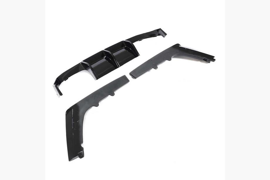 BMW 4-serie F32/F33/F36 2012–2020 Bageste kofangerdiffuser i carbon ABS V14 (til F82/F83) Foto 8