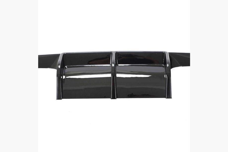 BMW 4-serie F32/F33/F36 2012–2020 Bageste kofangerdiffuser i carbon ABS V14 (til F82/F83) Foto 9