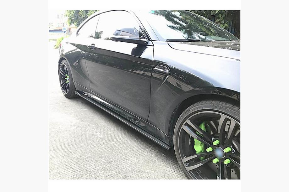 BMW 2-serie F22/F23 2014–2021 Sideskørt-extensions V2 (til F87, kulfiber) Foto 3