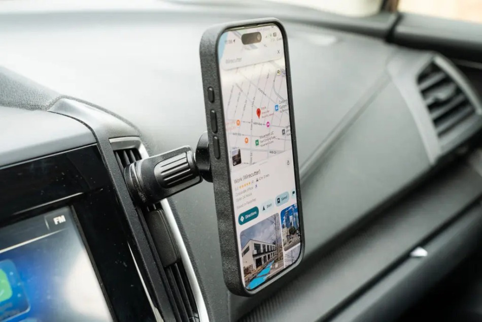 Sådan vælger du den perfekte smartphoneholder til bilen