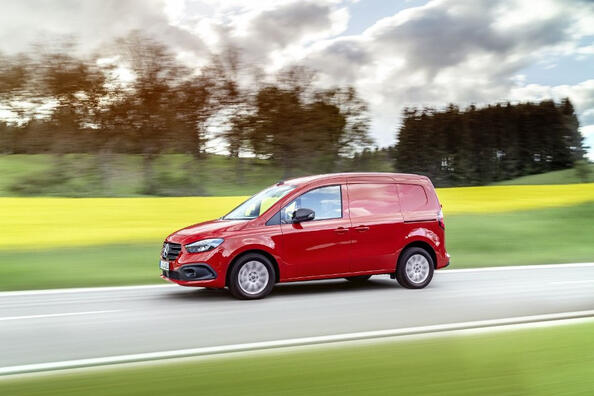 Test af varevognen Mercedes-Benz Citan Furgon i 2. generation Foto 2