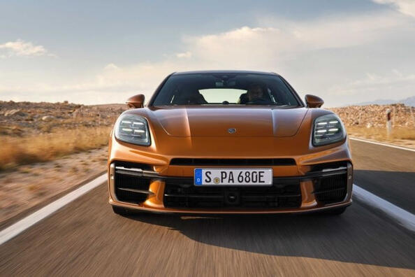 Porsche Panamera Turbo 2024: test af hybrid liftback
