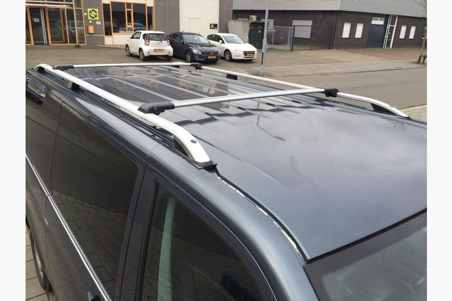 Volkswagen T5 Multivan 2003–2010 Tagrælinger CROWN (mat grå) Foto 11