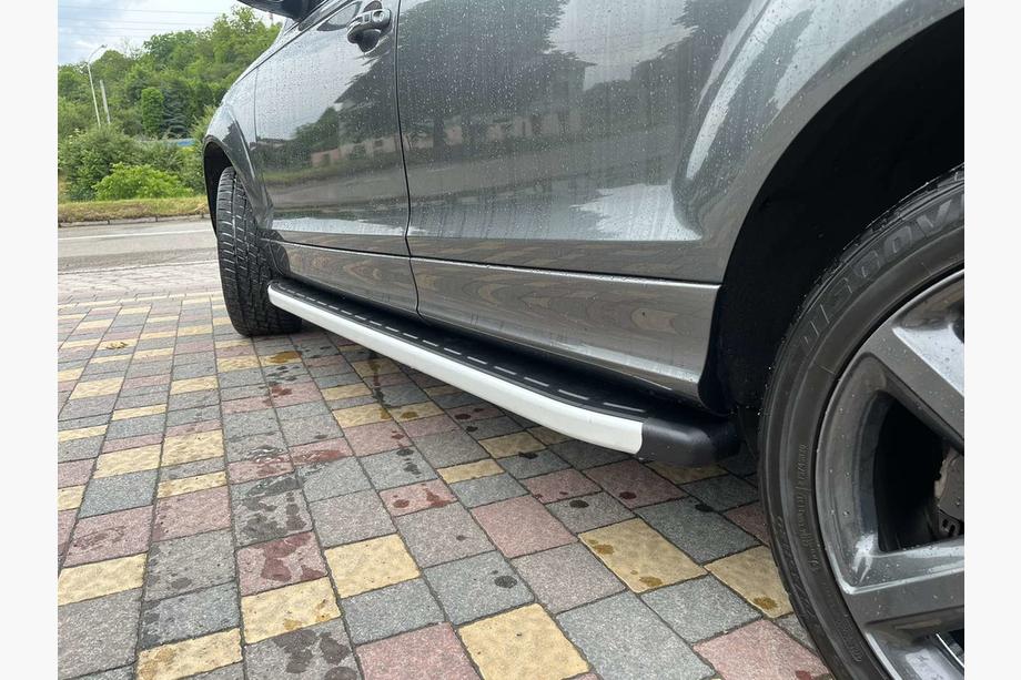 Audi Q7 2005–2015 Sidetrin Fullmond (2 stk., aluminium) Image