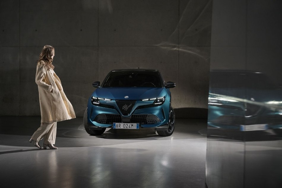 Alfa Romeo Junior Hybrid: anmeldelse af crossover