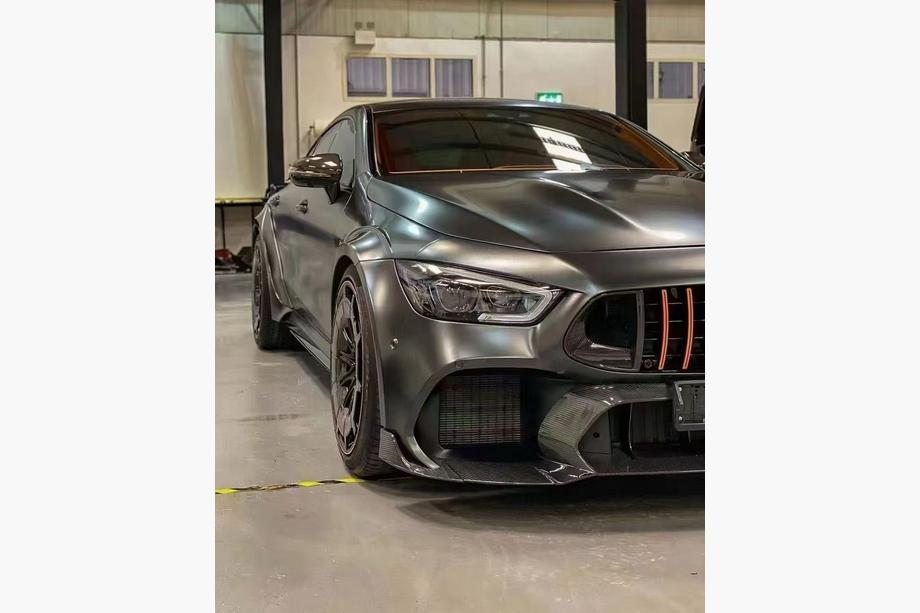 Mercedes AMG GT 4 X290 2018– Rocket 900 Carbon bodykit-sæt (2018-2022) Image