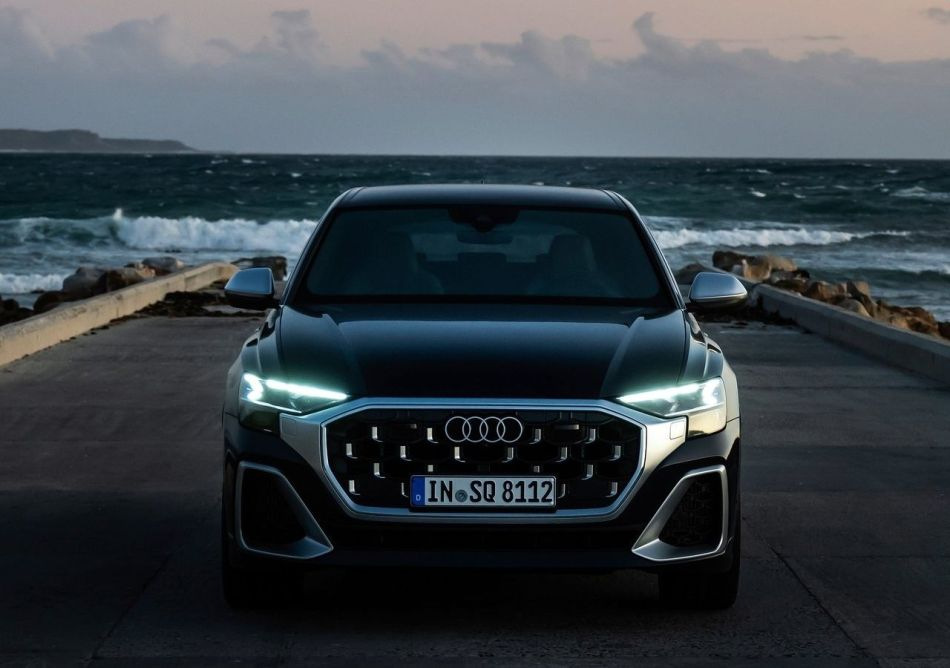 Audi SQ8: anmeldelse af den sporty crossover-coupé