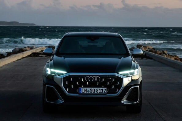 Audi SQ8: anmeldelse af den sporty crossover-coupé