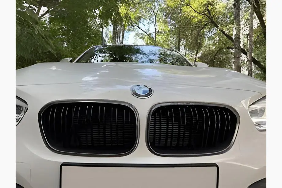 BMW 1-serie F20/F21 2011–2019 M-Look nyregrill (2015-2019, blank sort med kromkant) Image