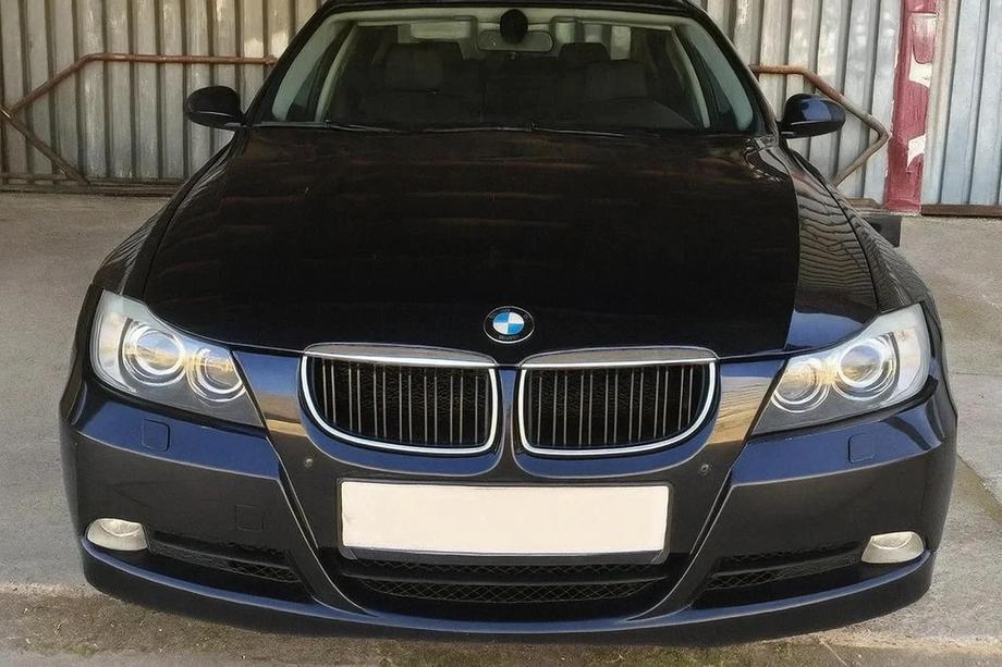 BMW 3-serie E90/E91 2005–2011 Nyregrill M-Look (til E-90/91 2005-2008, blank sort med kromkant) Image