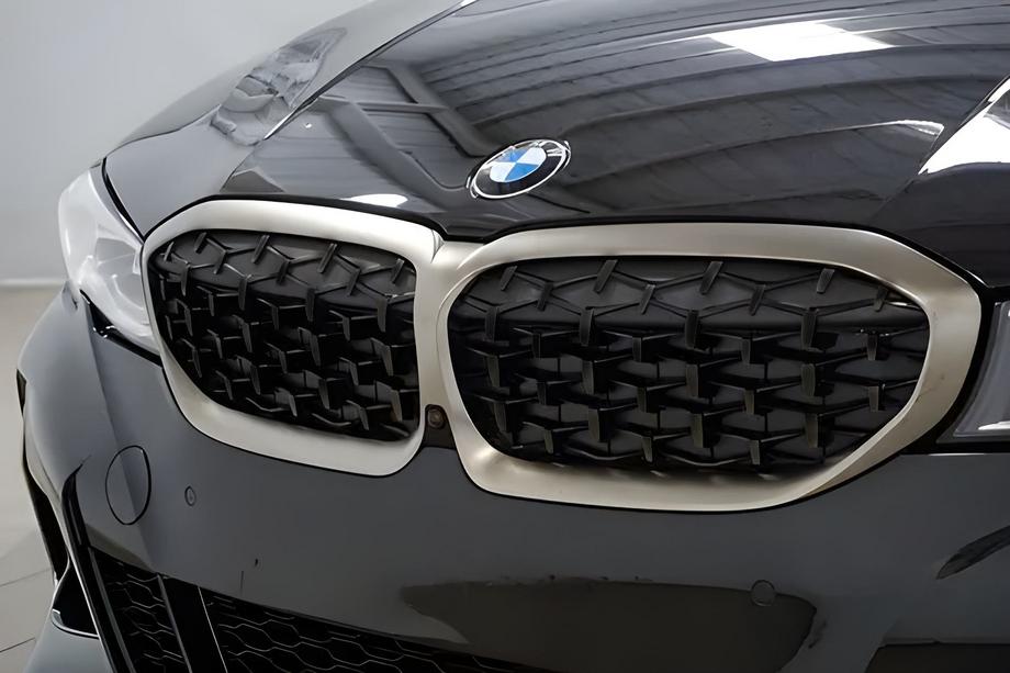 BMW 3-serie G20/G21 2018– Nyregrill Diamond Black (2018-2022, kromkant) Image