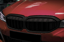 BMW 3-serie G20/G21 2018– M-Look nyregrill (2022+, mat sort) foto 1