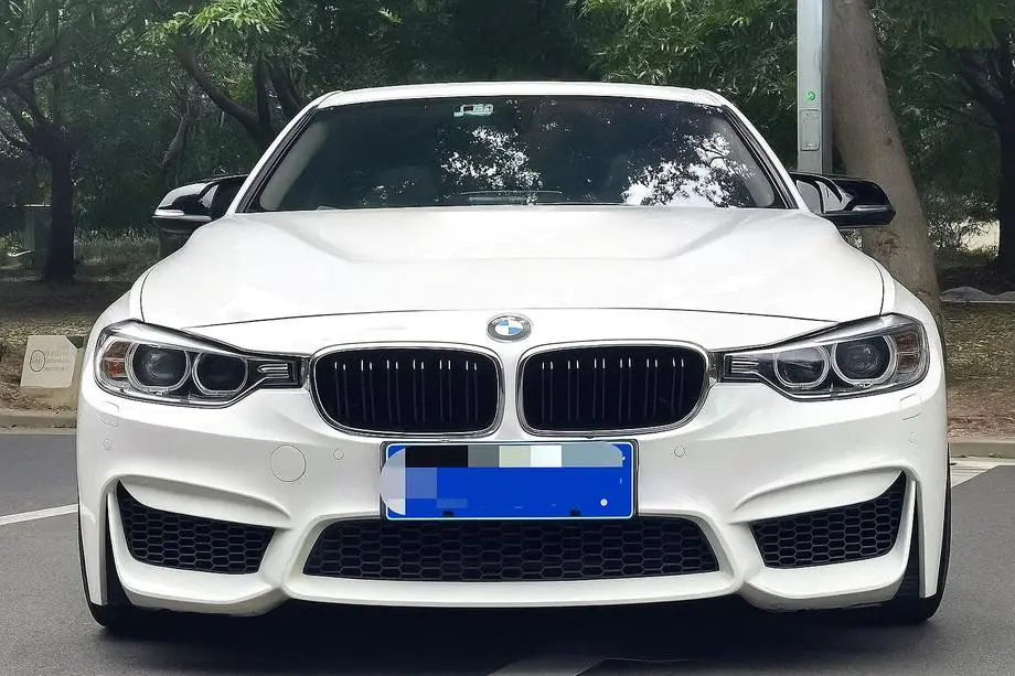 BMW 4-serie F32/F33/F36 2012–2020 M-Look nyregriller (sort højglans med kromkant) Foto 1