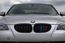 BMW 5-serie E60/E61 2003–2010 M-Look nyregrill (M-Color) foto 1