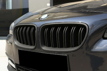 BMW 5-serie F10/F11 2010–2016 Nyregrill M-Look (mat sort) foto 1