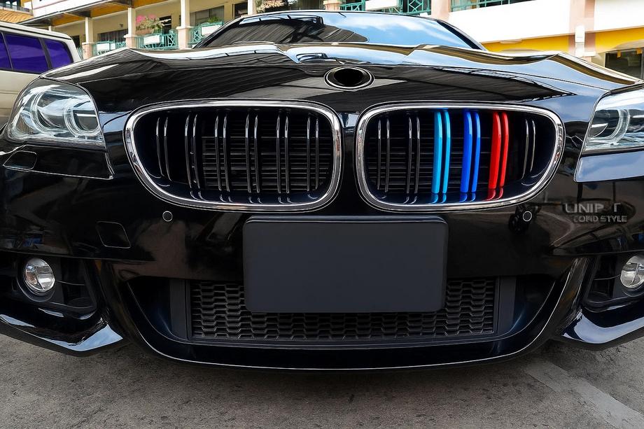 BMW 5-serie F10/F11 2010–2016 Nyregrill M-Look (M-Color med kromkant) Image