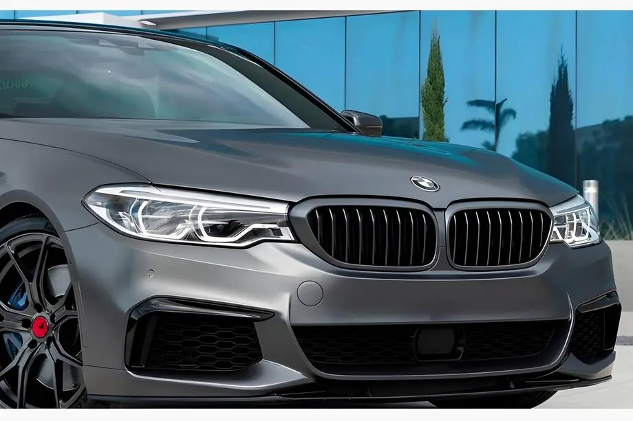 BMW 5-serie G30/G31 2017–2023 Nyregrill 1 Bar (2017-2020, mat sort) Image