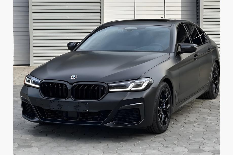 BMW 5-serie G30/G31 2017–2023 Nyregrill M-Look V1 (2021+, mat sort) Image