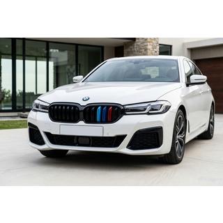 Nyregrill M-Look V1 (2021+, M-Color) BMW 5-serie G30/G31 2017–2023 foto 1