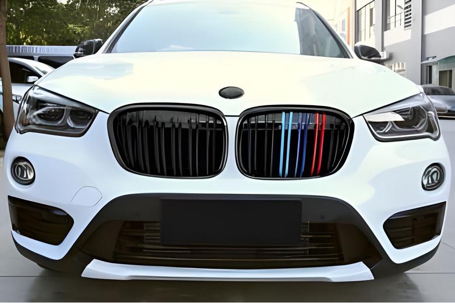 BMW X1 F48 2015–2022 M-Look nyregrill (2015-2019, M-Color) Image