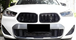 BMW X2 F39 2018–2023 Nyregrill M-Look (sort højglans) foto 1