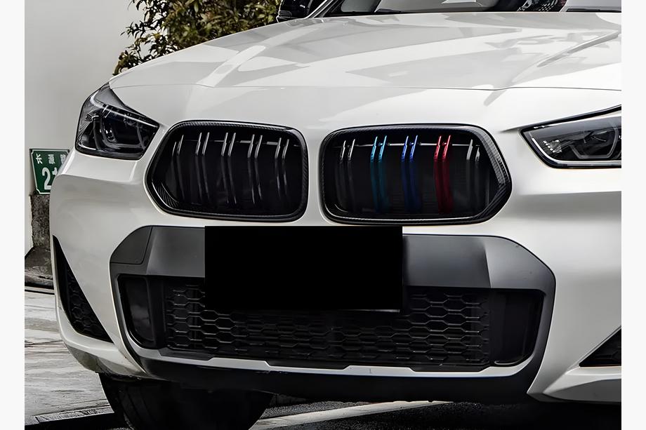 BMW X2 F39 2018–2023 M-Look nyregrill (M-Color) Image