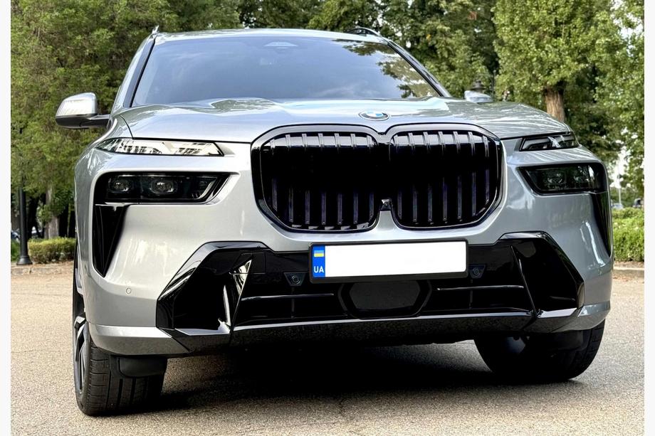 BMW X7 G07 2019– Nyregrill 1 Bar (2023+, blank sort) Image