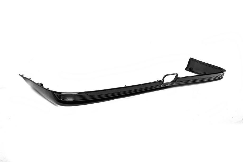 Toyota Land Cruiser 200 2007–2021 Bageste diffuserindsats uden krom 2016-2021 (Executive 2019/2021, til anhængertræk) Hvid farve Foto 6