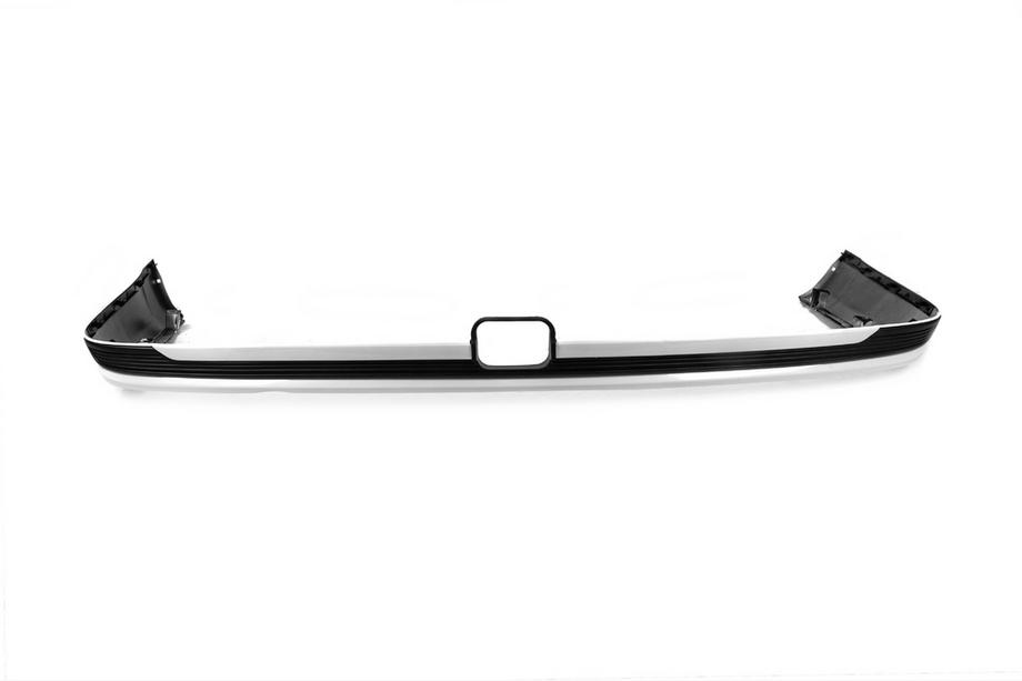 Toyota Land Cruiser 200 2007–2021 Bageste diffuserindsats uden krom 2016-2021 (Executive 2019/2021, til anhængertræk) Hvid farve Foto 4